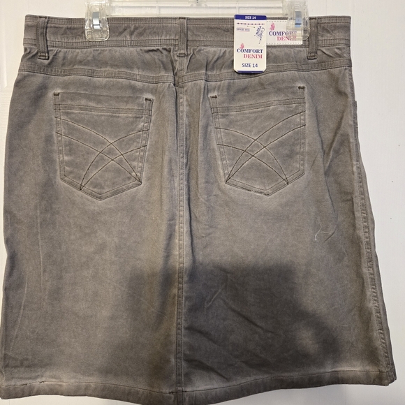 NWT Domfort Denim. Skirt. A38 - Picture 2 of 3